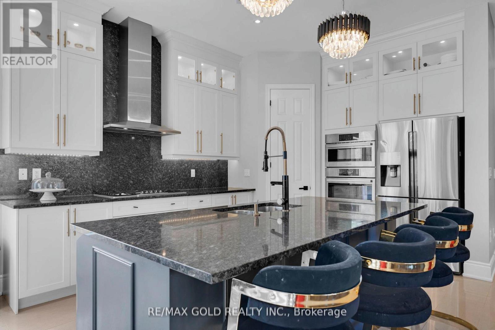 34 Rhapsody Crescent, Brampton, Ontario  L6P 4E8 - Photo 10 - W12664406