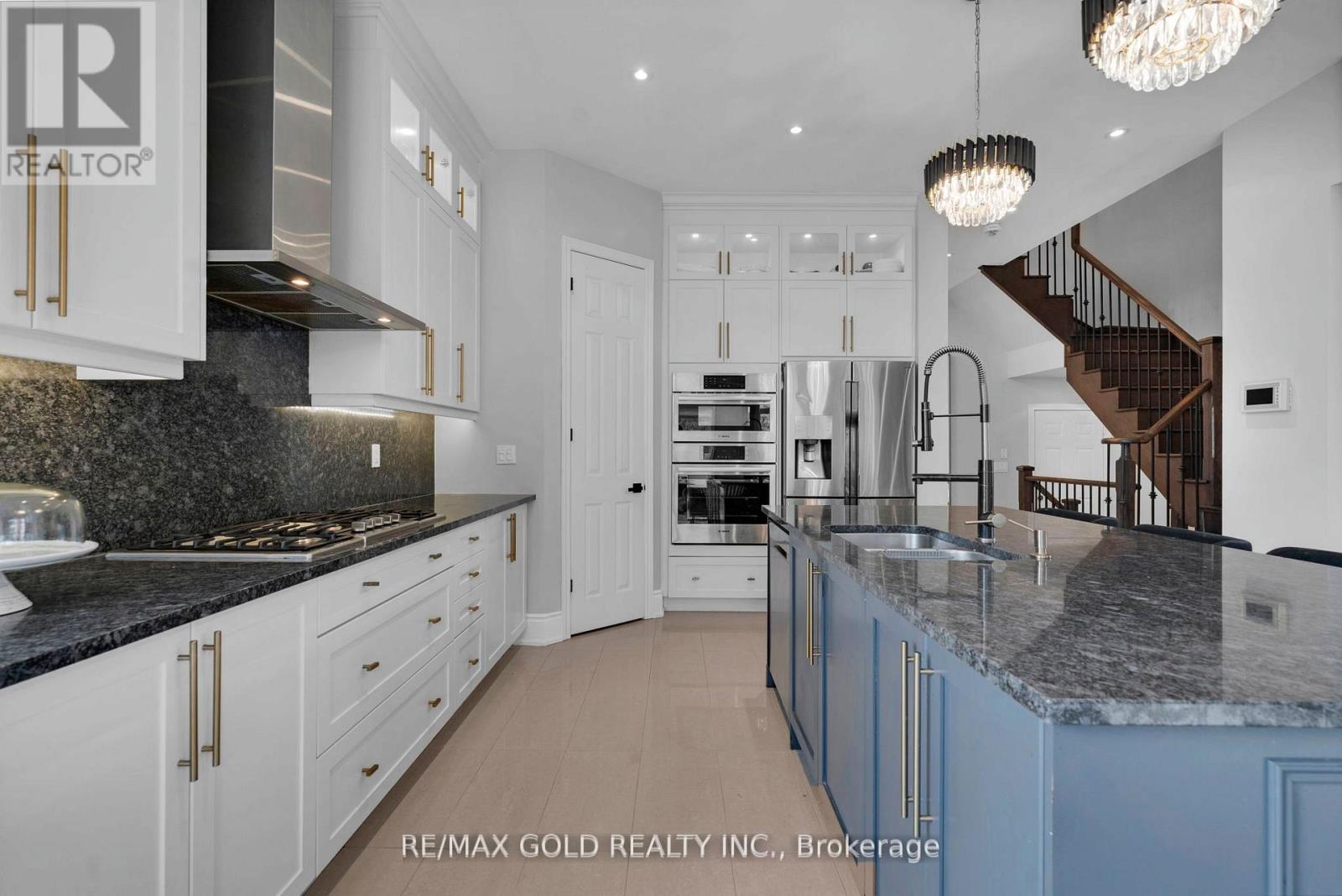 34 Rhapsody Crescent, Brampton, Ontario  L6P 4E8 - Photo 11 - W12664406