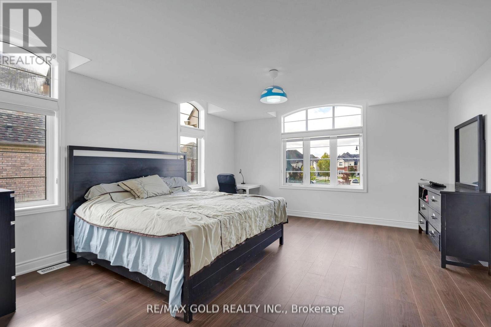 34 Rhapsody Crescent, Brampton, Ontario  L6P 4E8 - Photo 17 - W12664406