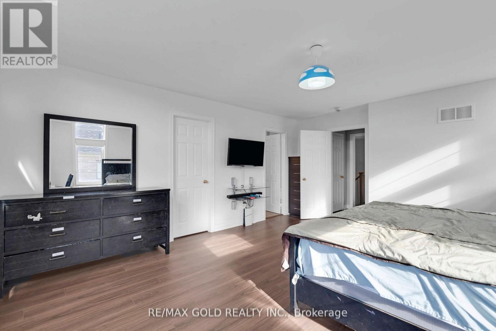 34 Rhapsody Crescent, Brampton, Ontario  L6P 4E8 - Photo 18 - W12664406