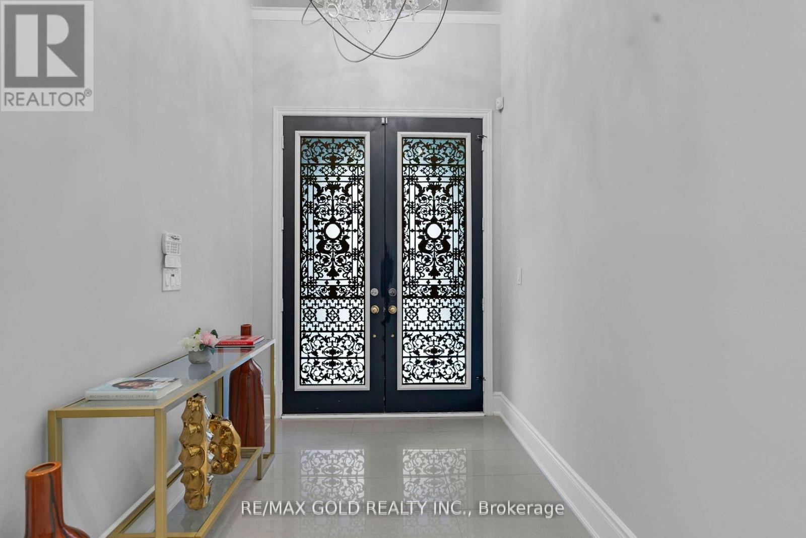 34 Rhapsody Crescent, Brampton, Ontario  L6P 4E8 - Photo 3 - W12664406