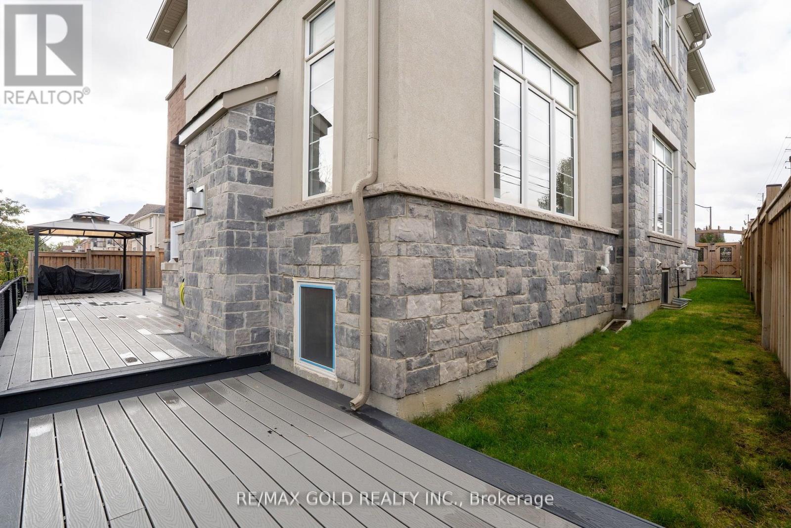 34 Rhapsody Crescent, Brampton, Ontario  L6P 4E8 - Photo 35 - W12664406