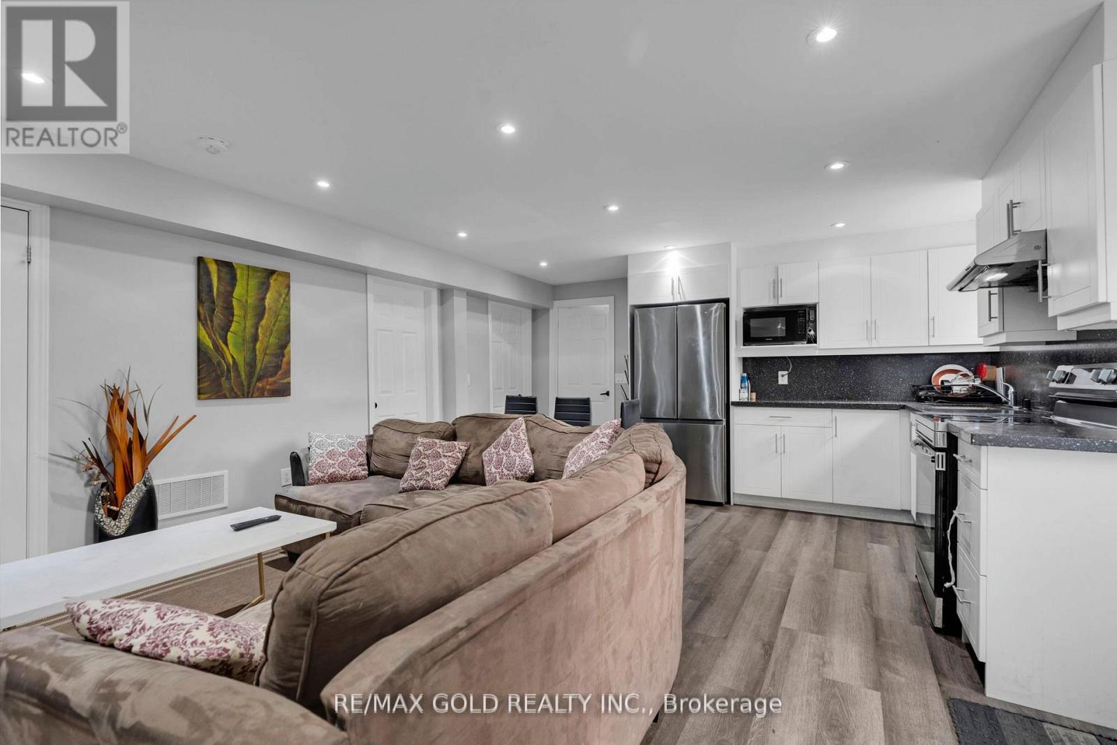 34 Rhapsody Crescent, Brampton, Ontario  L6P 4E8 - Photo 39 - W12664406