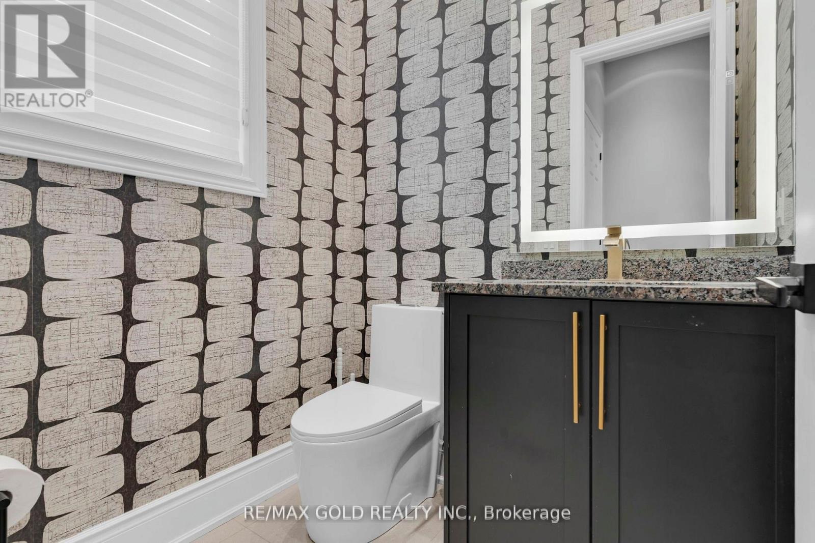 34 Rhapsody Crescent, Brampton, Ontario  L6P 4E8 - Photo 5 - W12664406