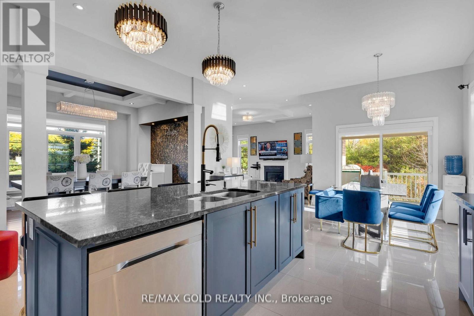 34 Rhapsody Crescent, Brampton, Ontario  L6P 4E8 - Photo 9 - W12664406