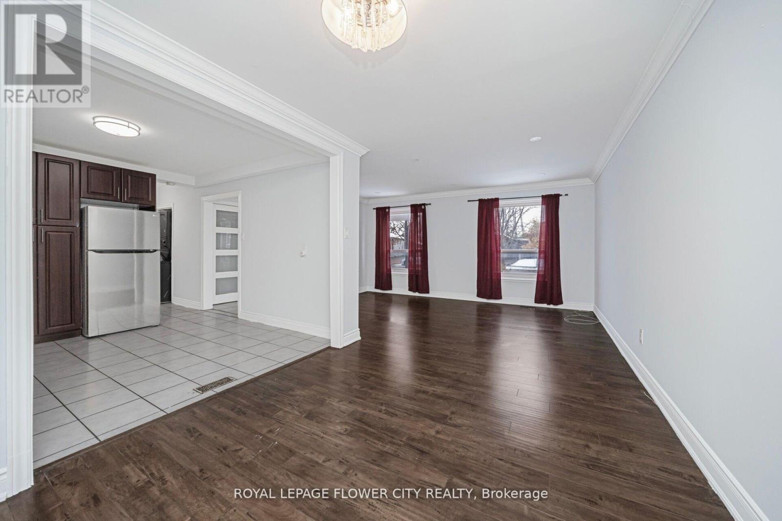 60 Lexington Avenue, Toronto, Ontario  M9V 2G8 - Photo 10 - W12664412