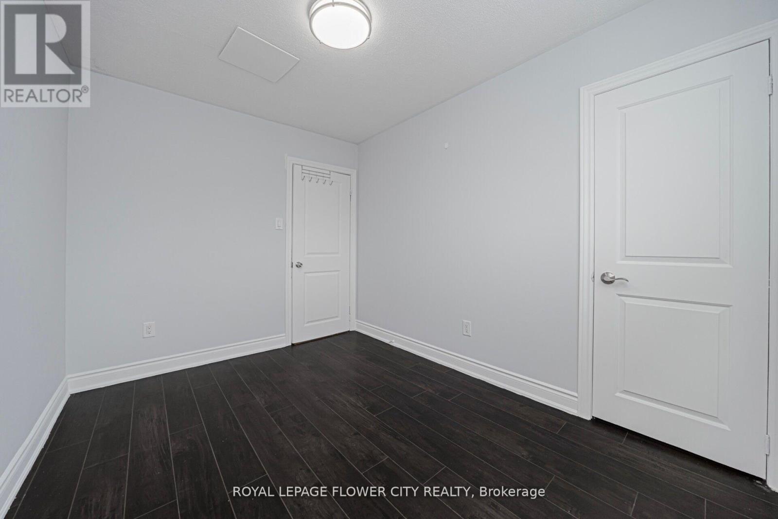 60 Lexington Avenue, Toronto, Ontario  M9V 2G8 - Photo 22 - W12664412