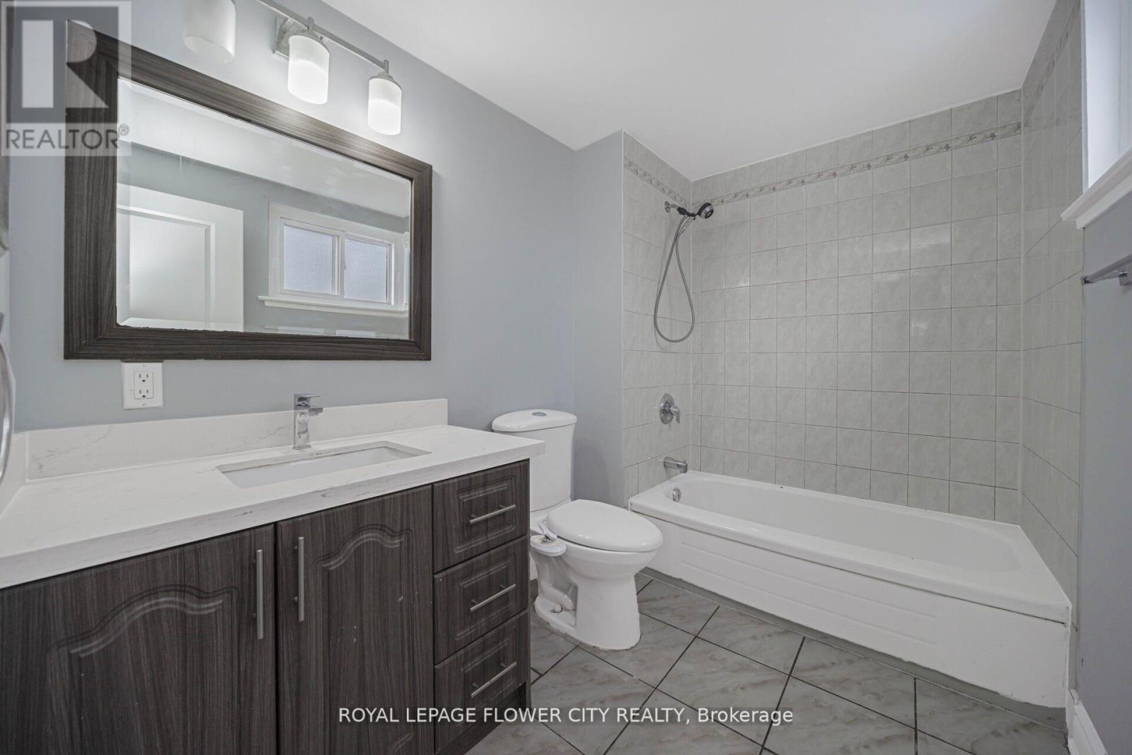 60 Lexington Avenue, Toronto, Ontario  M9V 2G8 - Photo 31 - W12664412