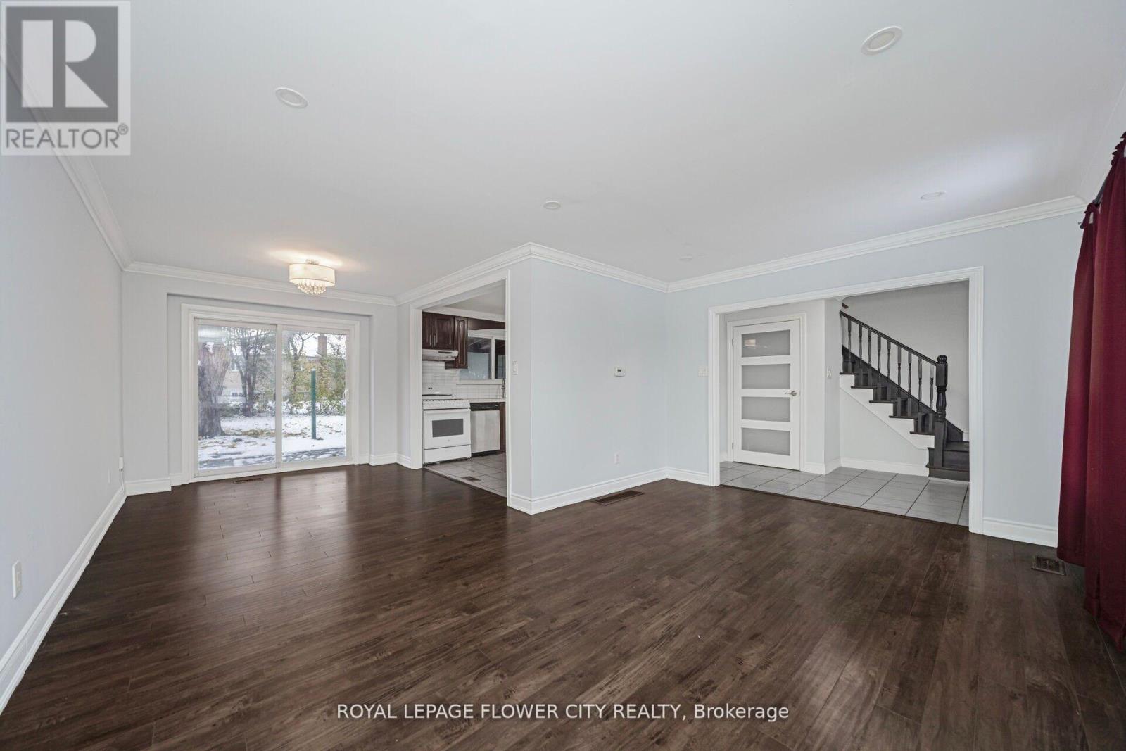 60 Lexington Avenue, Toronto, Ontario  M9V 2G8 - Photo 8 - W12664412