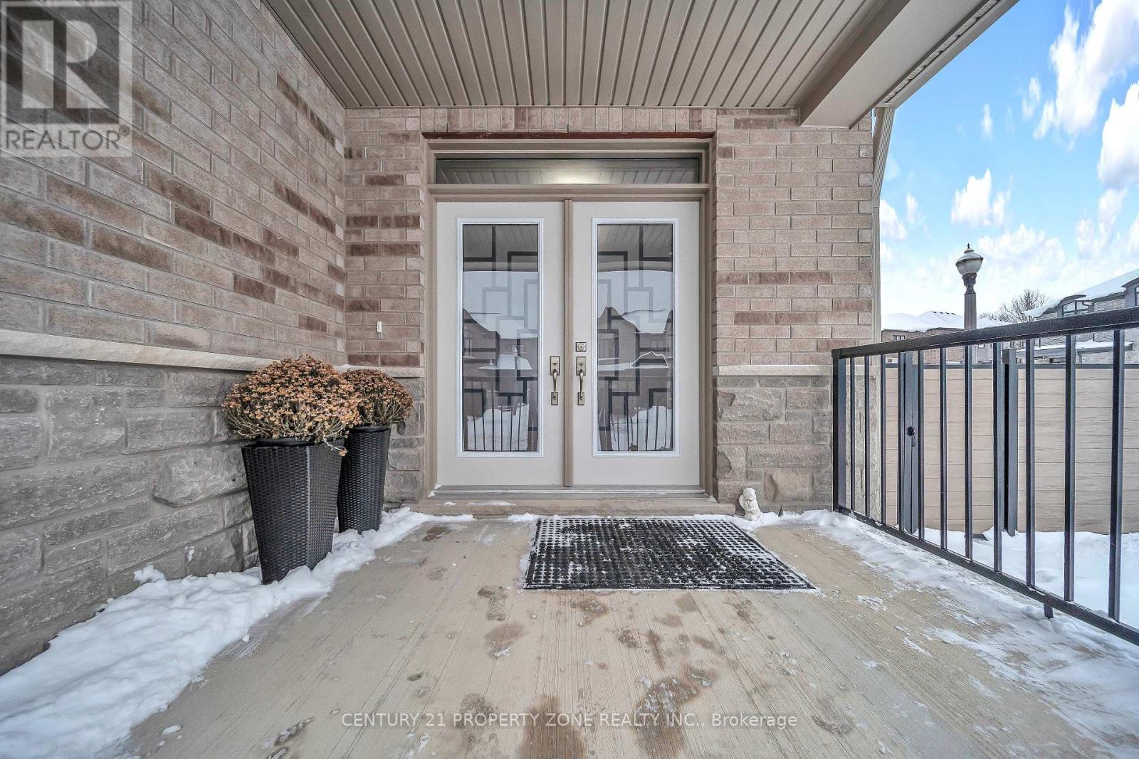 20 Hollybrook Trail, Kitchener, Ontario  N2R 0M4 - Photo 4 - X12664324