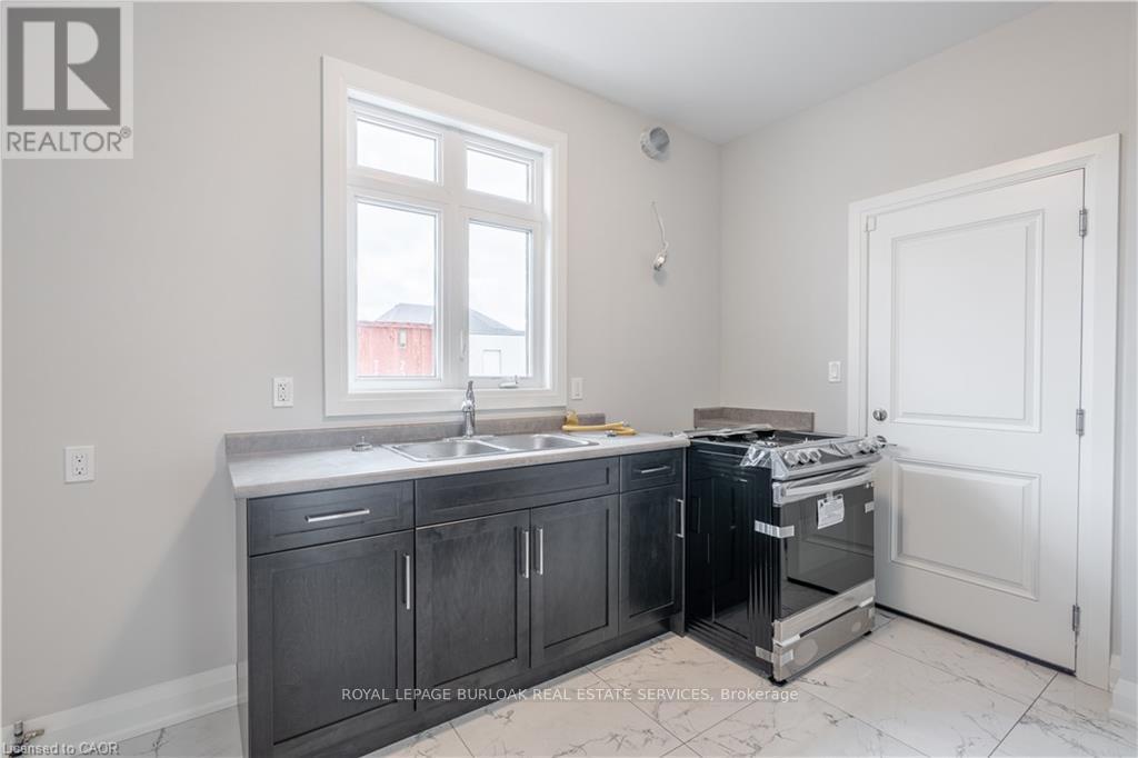 7482 Sherrilee Crescent, Niagara Falls, Ontario  L2H 3T4 - Photo 22 - X12664366