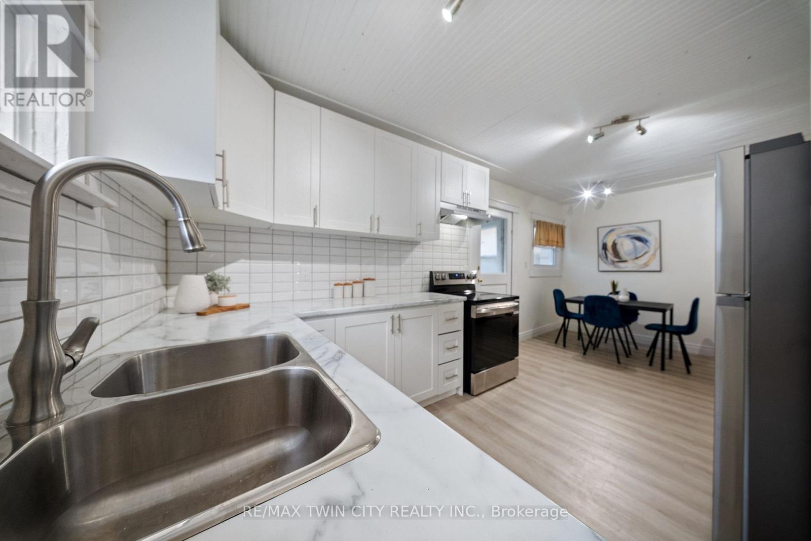 68 Oak Street, Brantford, Ontario  N3T 2B1 - Photo 11 - X12664378