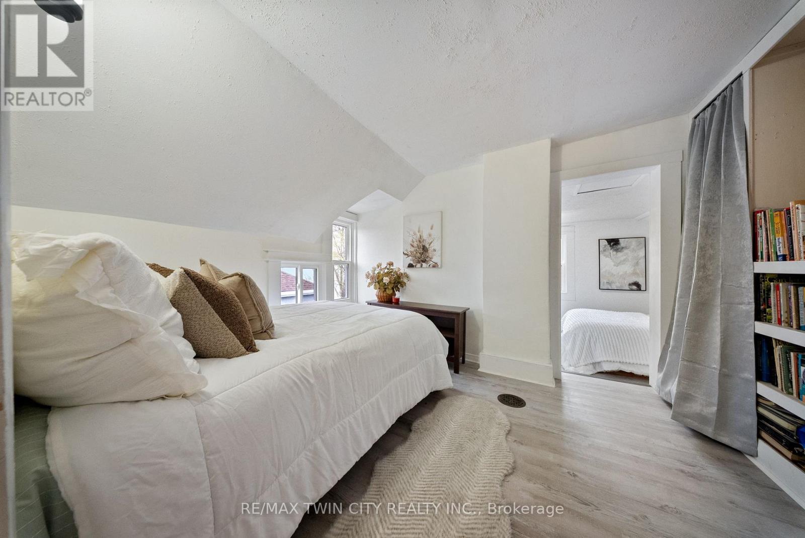 68 Oak Street, Brantford, Ontario  N3T 2B1 - Photo 17 - X12664378