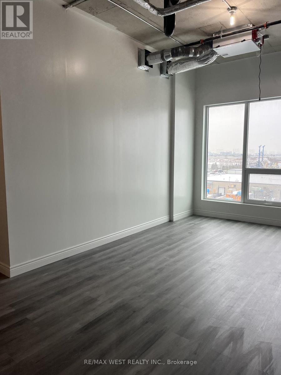 423 - 600 Dixon Road, Toronto, Ontario  M9W 1J1 - Photo 1 - W12543092