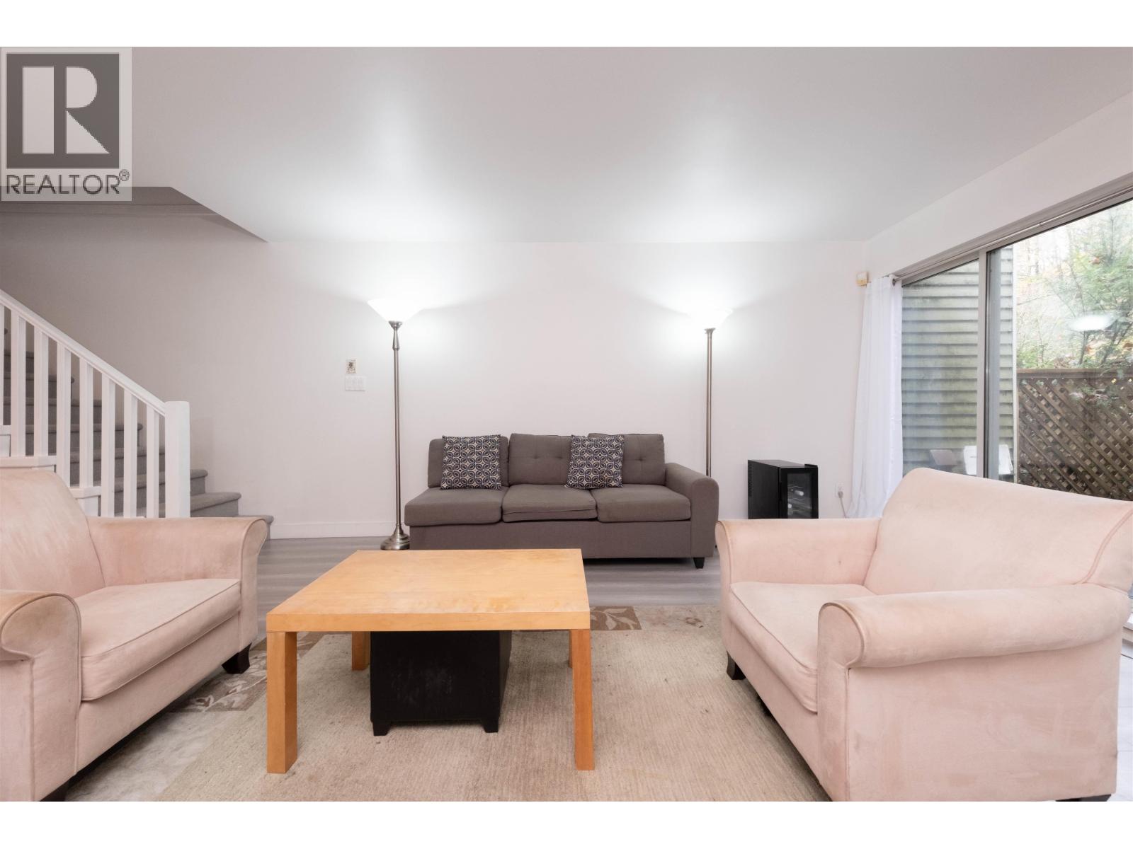 3371 Fieldstone Avenue, Vancouver, British Columbia  V5S 4R9 - Photo 3 - R3076172