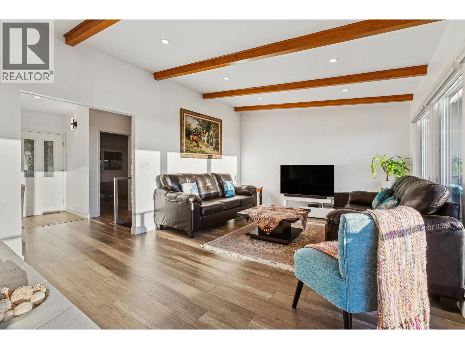 637 Alpine Court, North Vancouver, British Columbia  V7R 2L7 - Photo 11 - R3076159