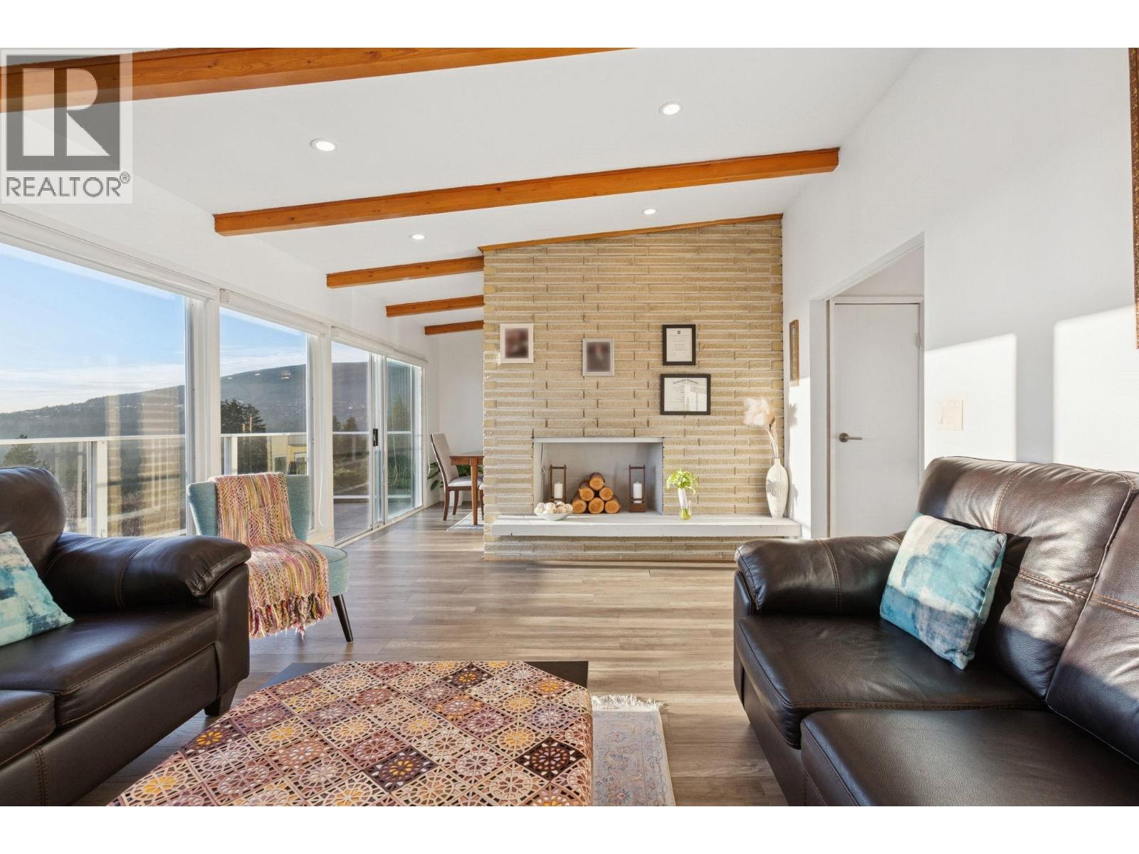 637 Alpine Court, North Vancouver, British Columbia  V7R 2L7 - Photo 12 - R3076159