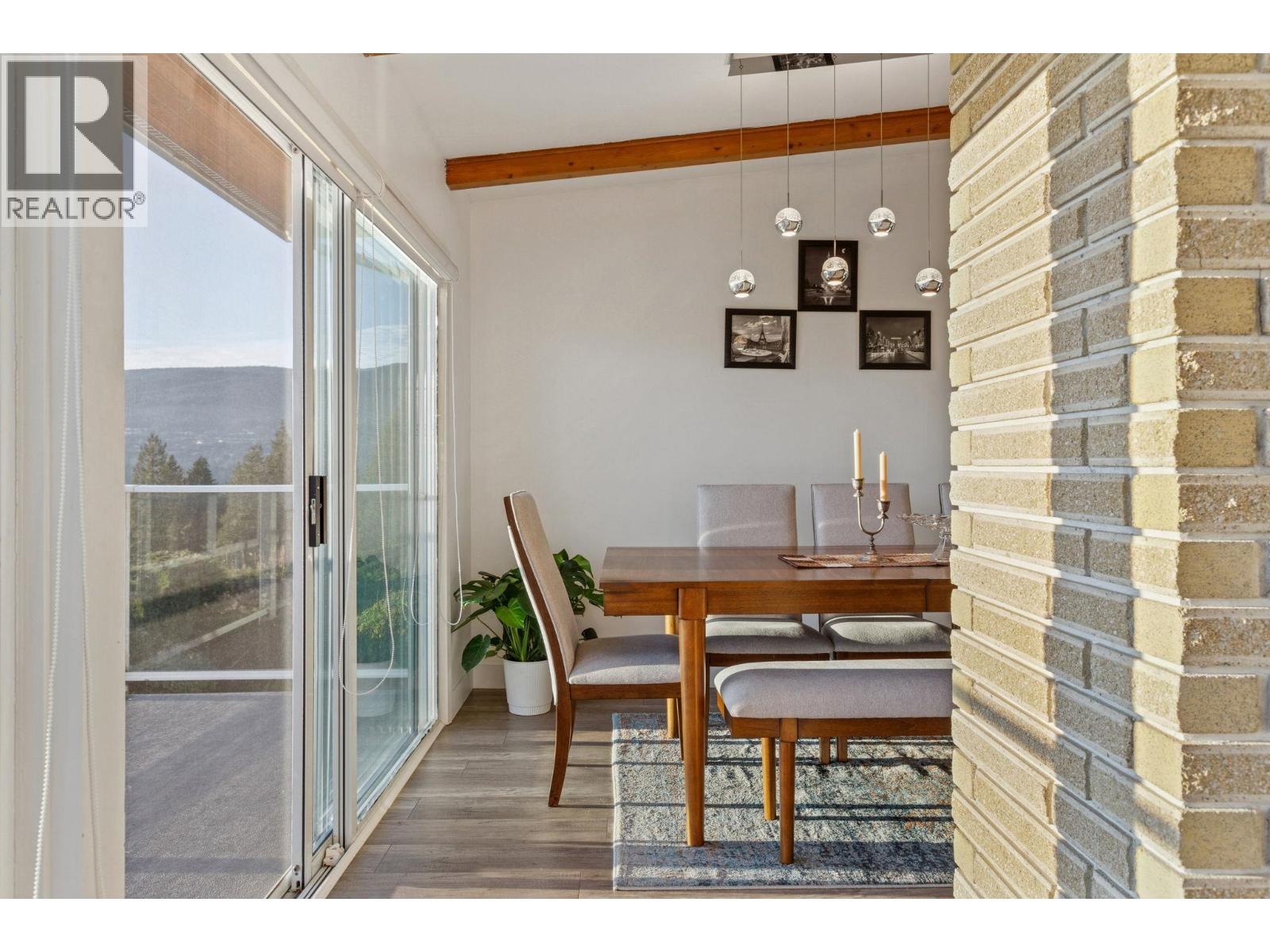 637 Alpine Court, North Vancouver, British Columbia  V7R 2L7 - Photo 13 - R3076159