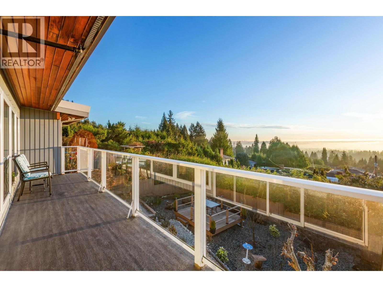 637 Alpine Court, North Vancouver, British Columbia  V7R 2L7 - Photo 24 - R3076159