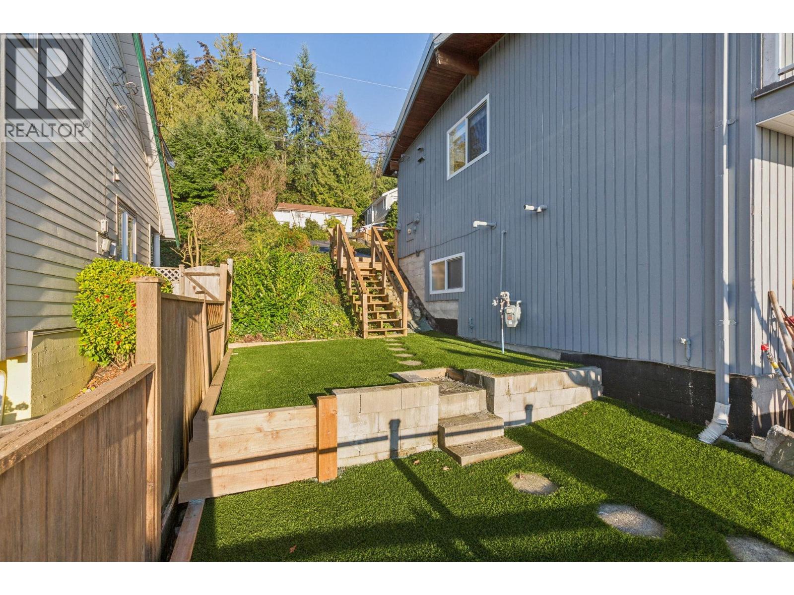 637 Alpine Court, North Vancouver, British Columbia  V7R 2L7 - Photo 38 - R3076159