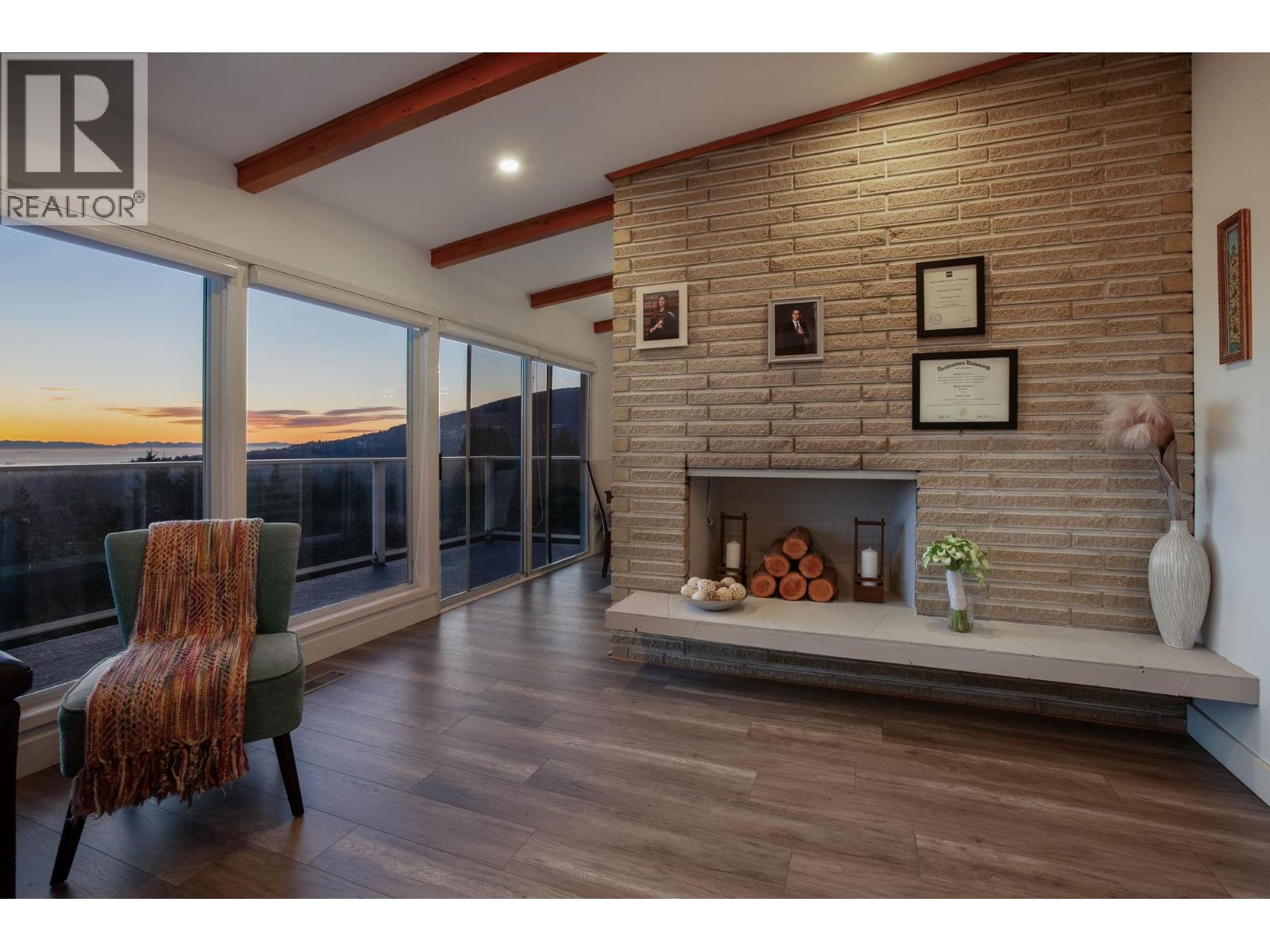 637 Alpine Court, North Vancouver, British Columbia  V7R 2L7 - Photo 7 - R3076159