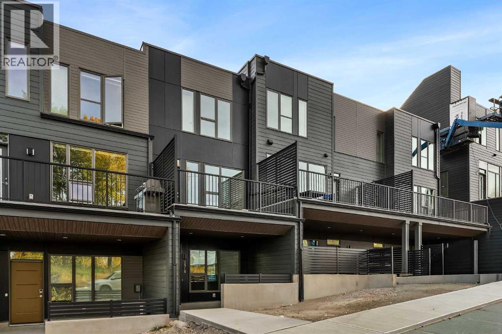 2515 Sovereign Crescent SW, Calgary, Alberta