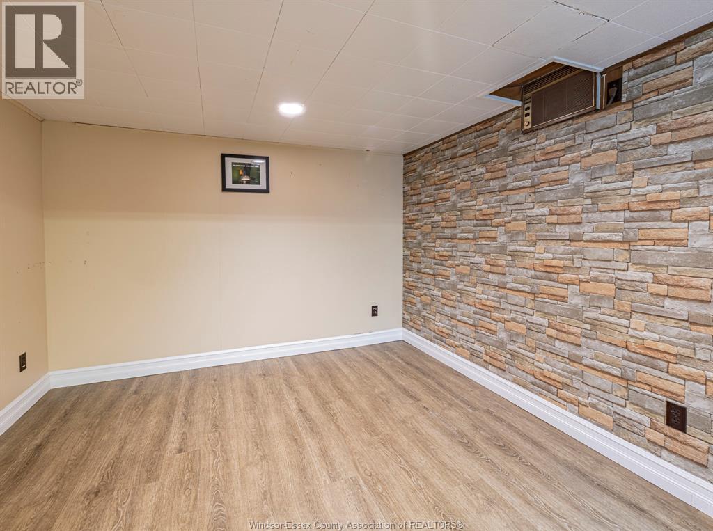3200 Everts, Windsor, Ontario N9E 2V8 - Photo 33 - 26000173