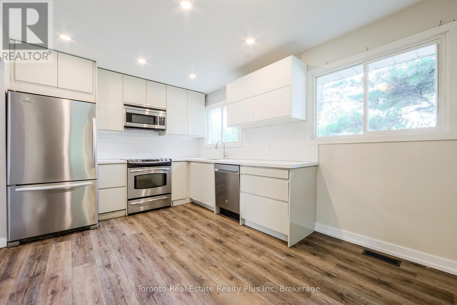 614 Gibb Street, Oshawa, Ontario  L1J 1Z7 - Photo 7 - E12664338