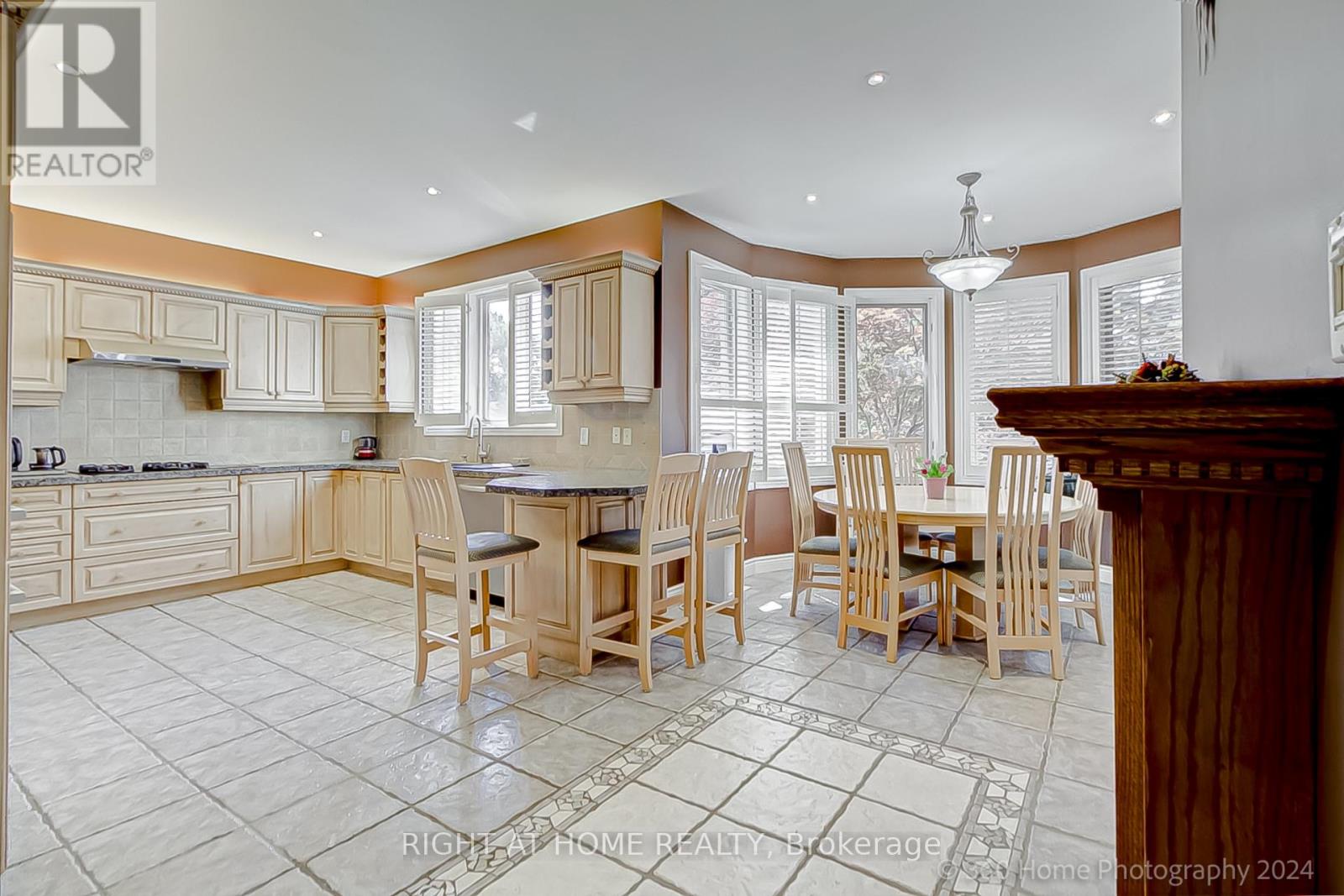 103 Oak Avenue, Richmond Hill, Ontario  L4C 6R6 - Photo 12 - N12664426