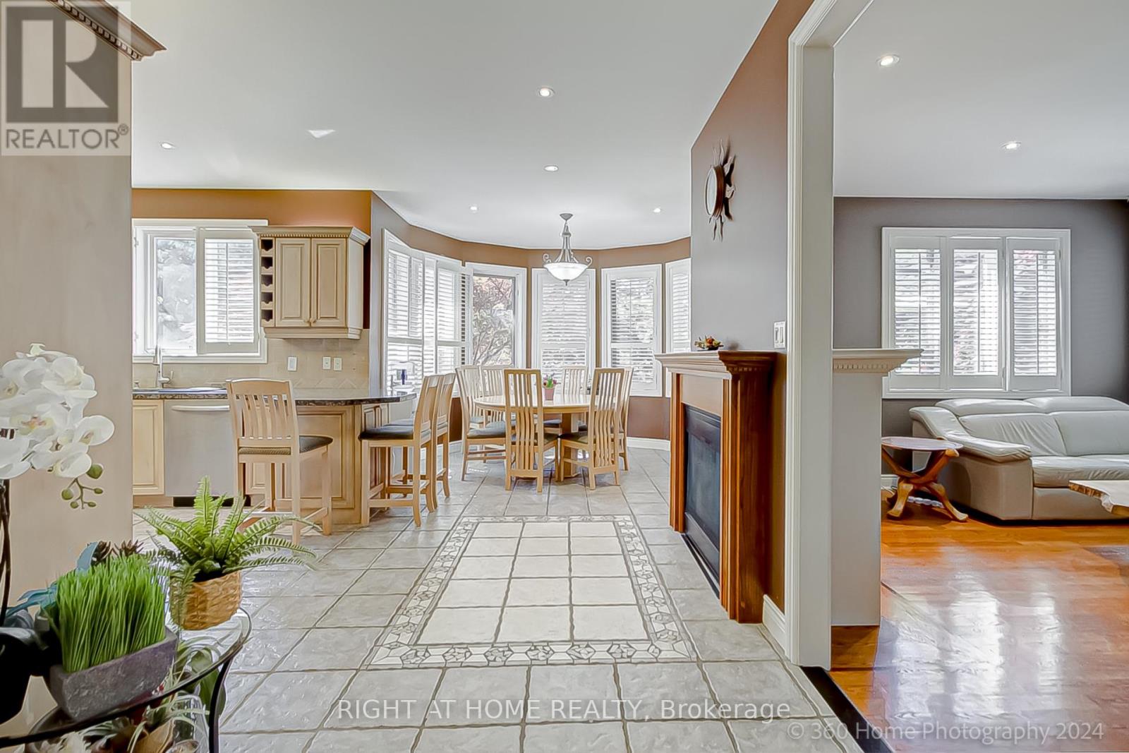 103 Oak Avenue, Richmond Hill, Ontario  L4C 6R6 - Photo 14 - N12664426