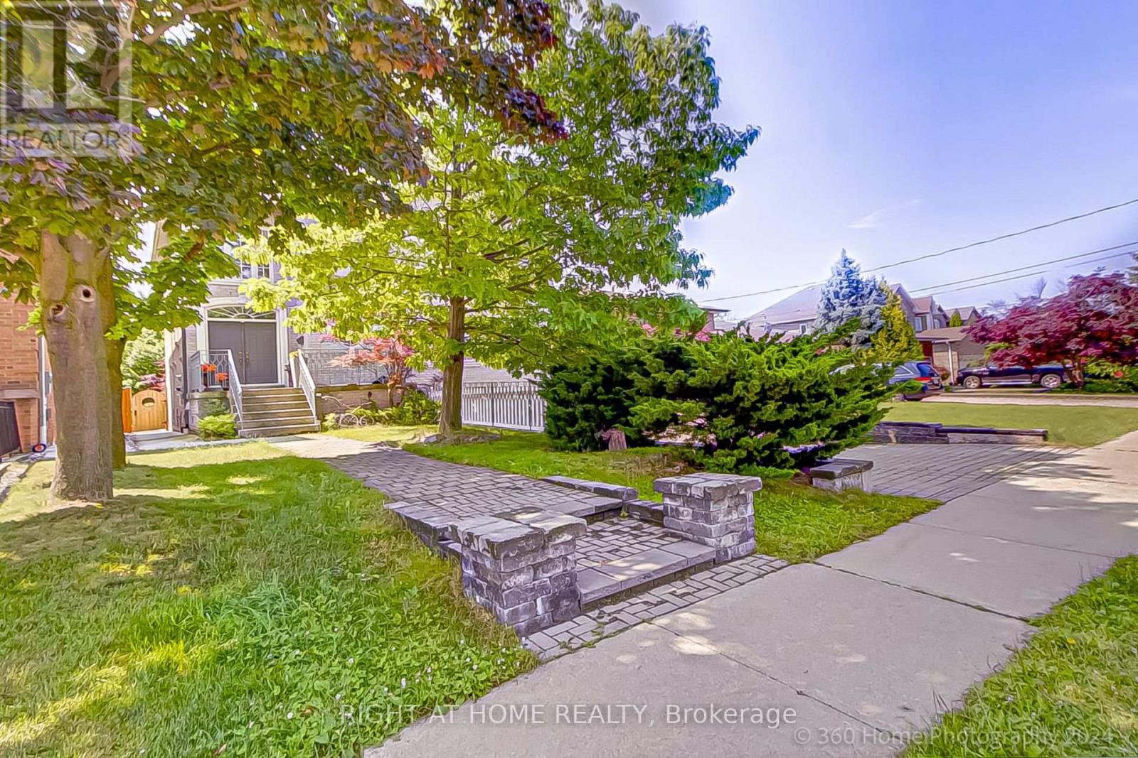 103 Oak Avenue, Richmond Hill, Ontario  L4C 6R6 - Photo 3 - N12664426