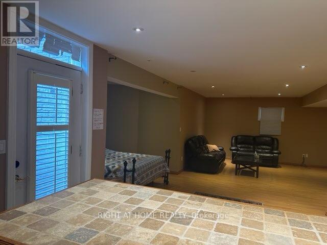 103 Oak Avenue, Richmond Hill, Ontario  L4C 6R6 - Photo 43 - N12664426