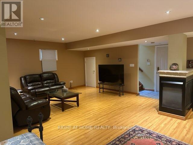 103 Oak Avenue, Richmond Hill, Ontario  L4C 6R6 - Photo 49 - N12664426