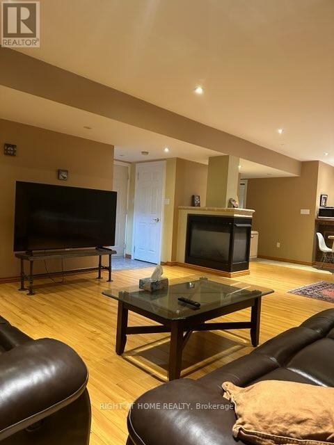 103 Oak Avenue, Richmond Hill, Ontario  L4C 6R6 - Photo 50 - N12664426