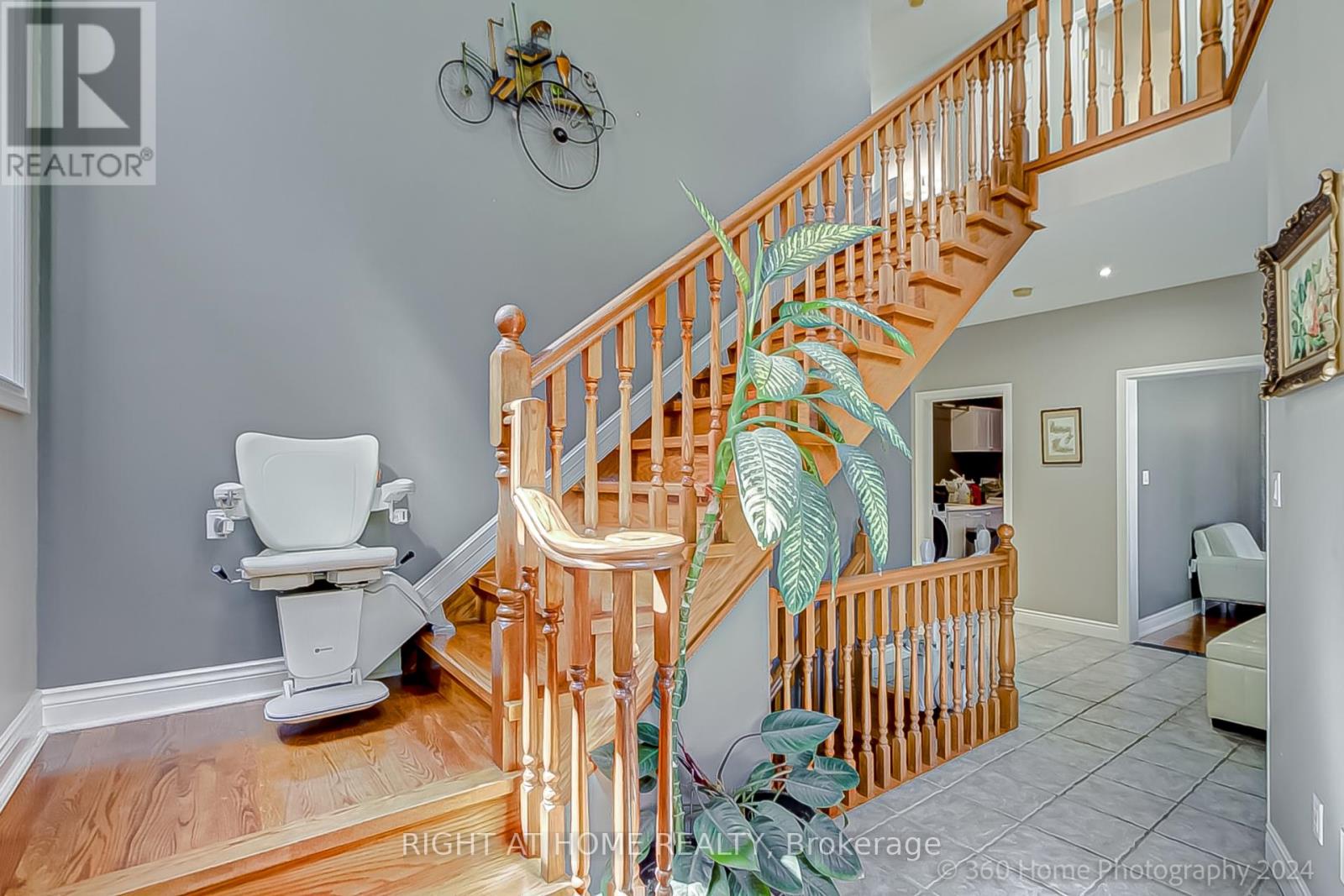 103 Oak Avenue, Richmond Hill, Ontario  L4C 6R6 - Photo 6 - N12664426