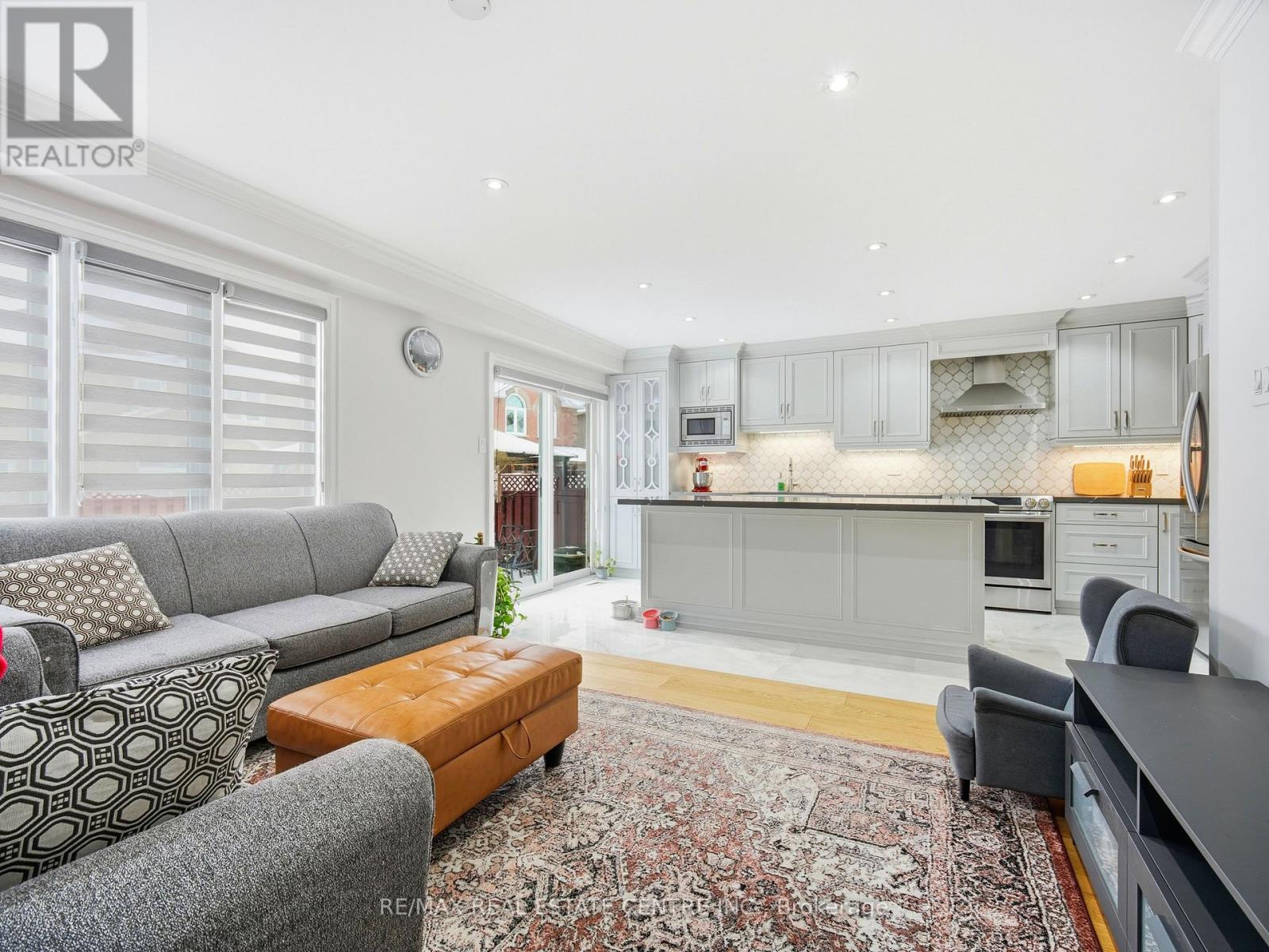 6 Mannel Crescent, Brampton, Ontario  L6Y 5E1 - Photo 15 - W12664436