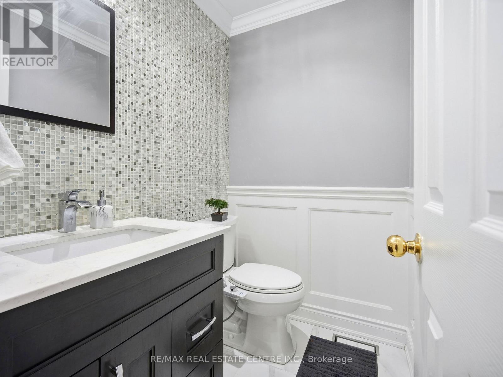 6 Mannel Crescent, Brampton, Ontario  L6Y 5E1 - Photo 18 - W12664436