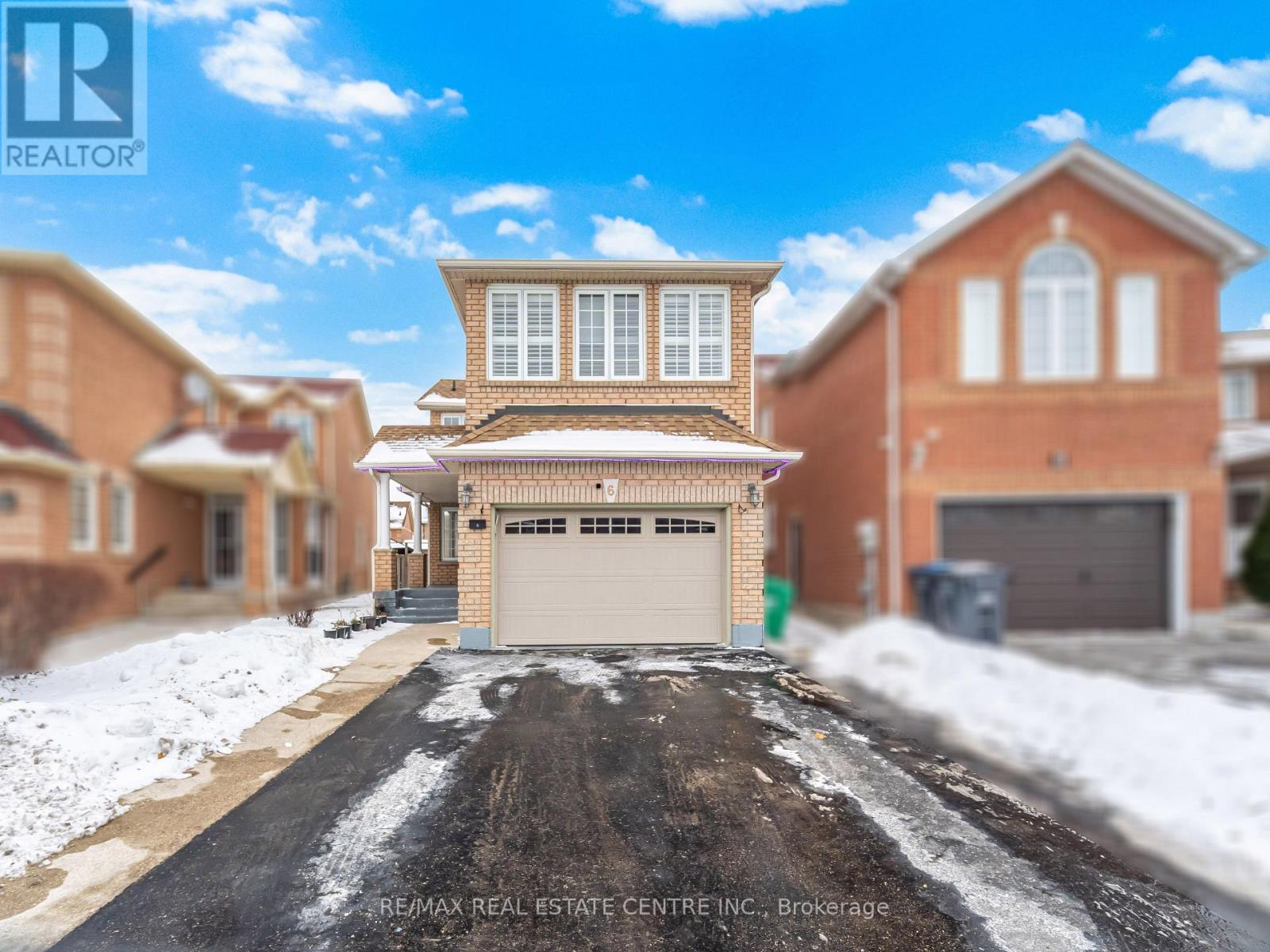 6 Mannel Crescent, Brampton, Ontario  L6Y 5E1 - Photo 2 - W12664436