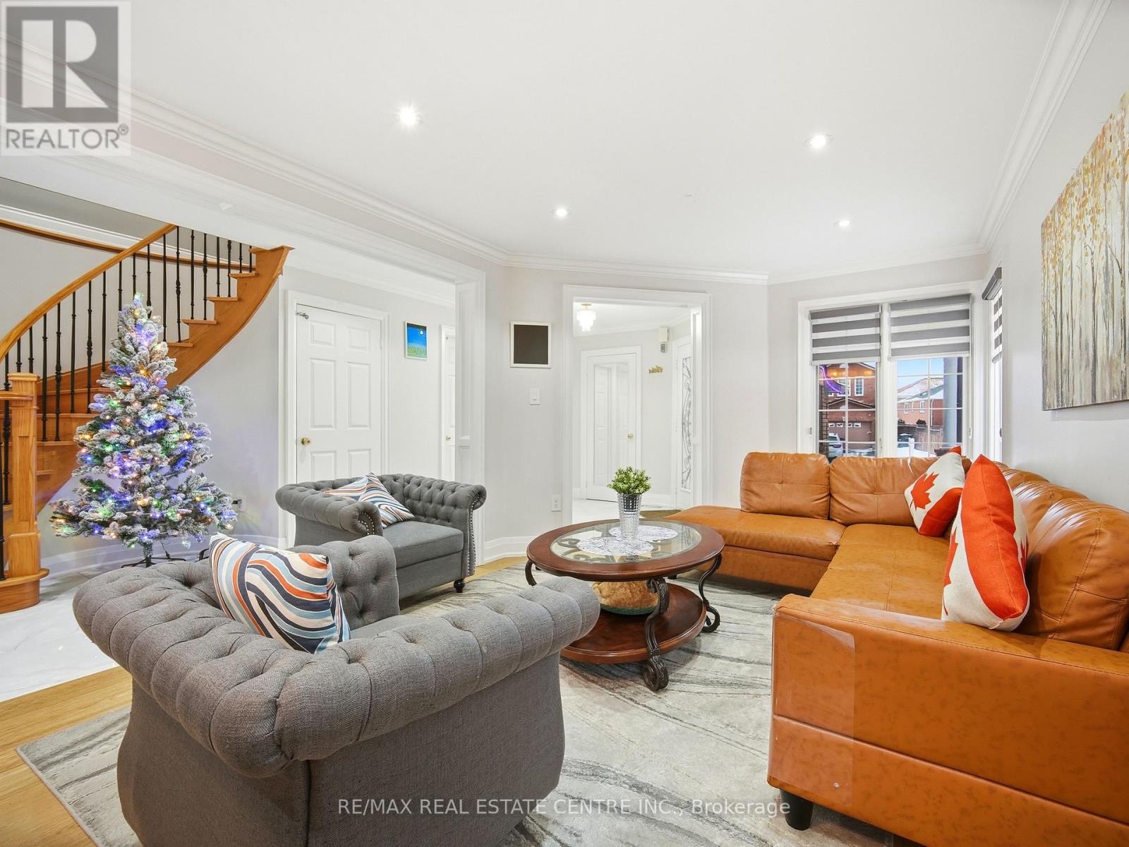 6 Mannel Crescent, Brampton, Ontario  L6Y 5E1 - Photo 7 - W12664436