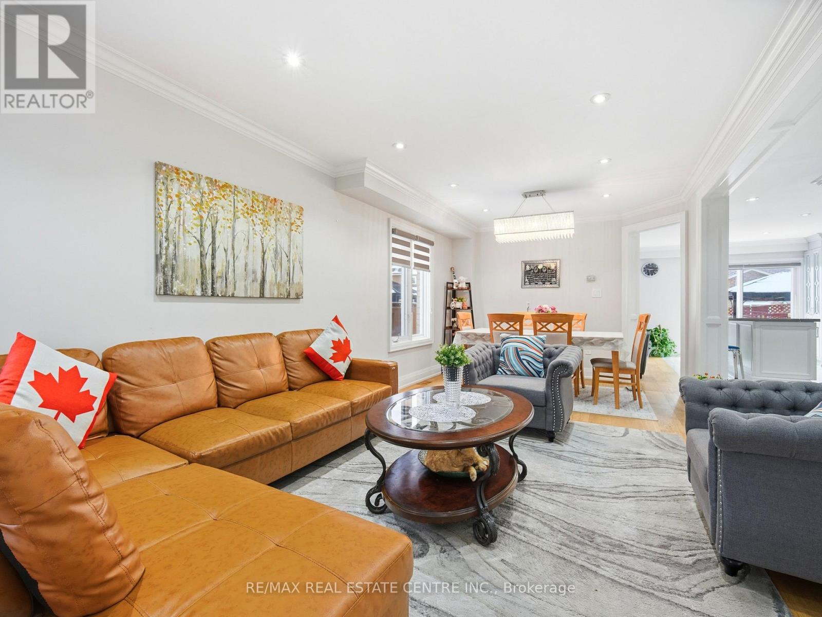 6 Mannel Crescent, Brampton, Ontario  L6Y 5E1 - Photo 8 - W12664436