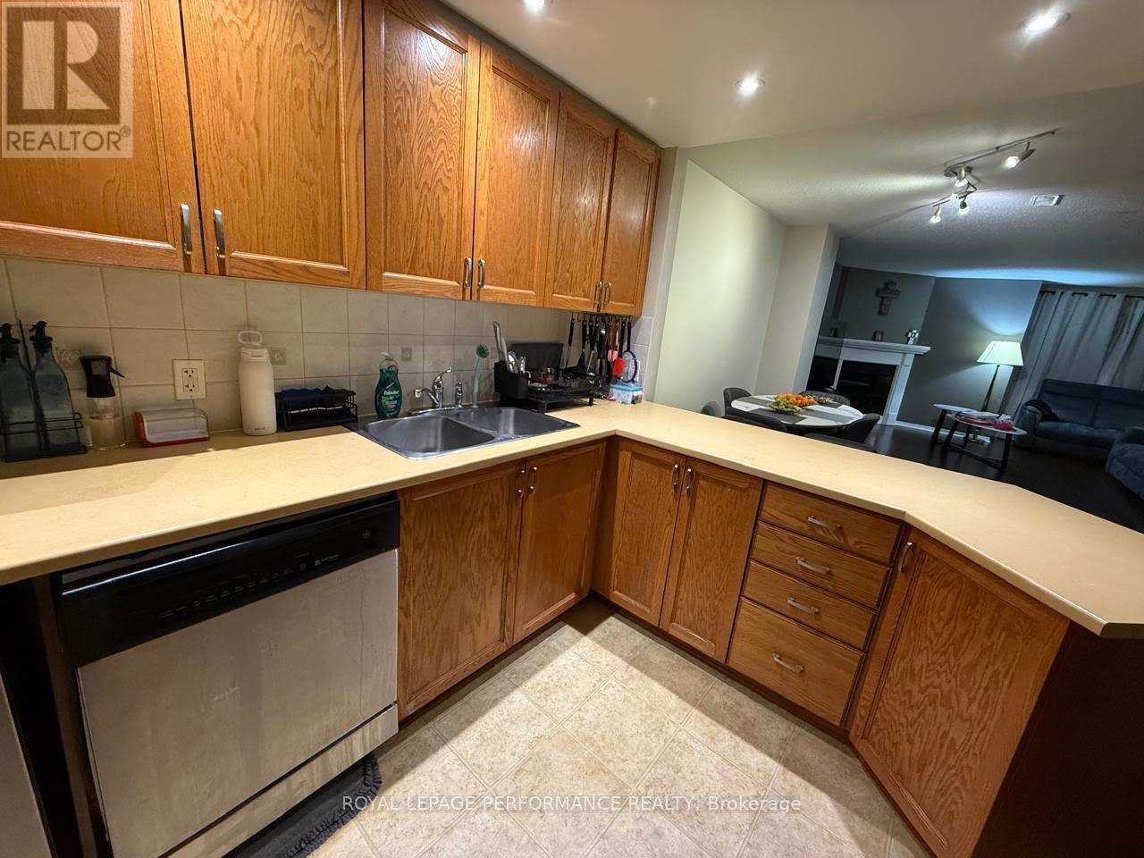 390 Crownridge Drive N, Ottawa, Ontario K2M 3A4 - Photo 20 - X12664478