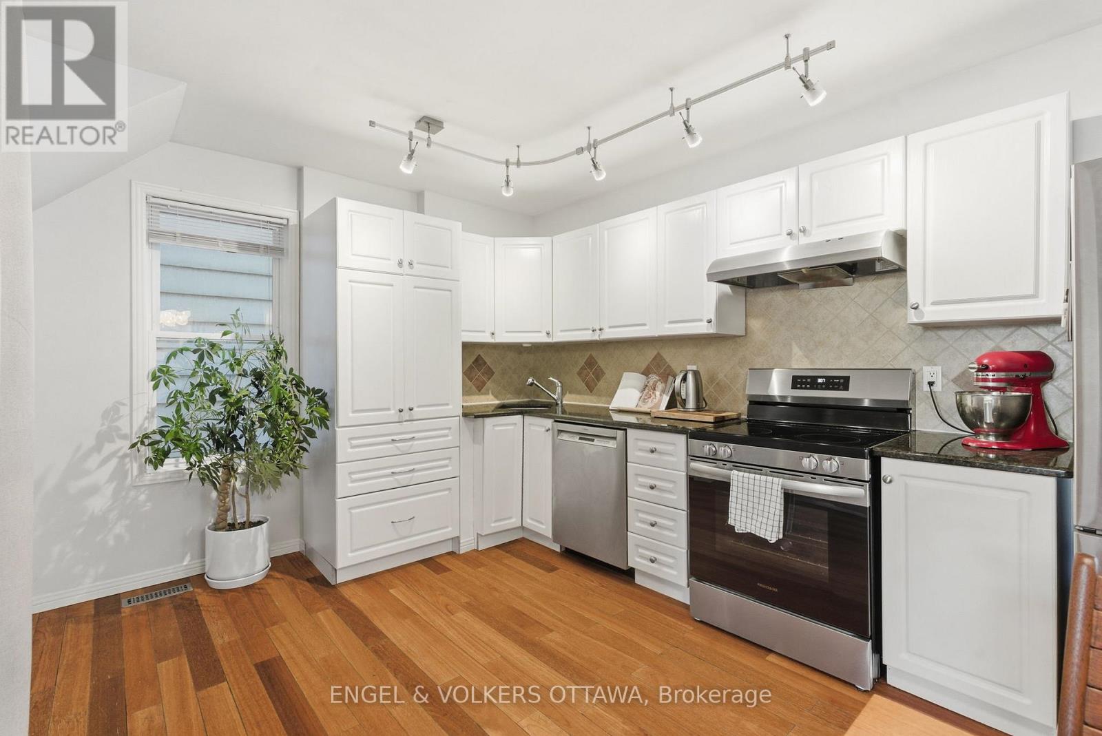 364 Arlington Avenue, Ottawa, Ontario  K1R 6Z3 - Photo 7 - X12664480