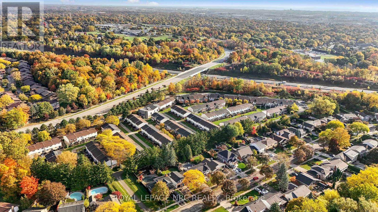 Unit - 4 - 2232 Upper Middle Road, Burlington, Ontario  L7P 2Z9 - Photo 2 - W12664468