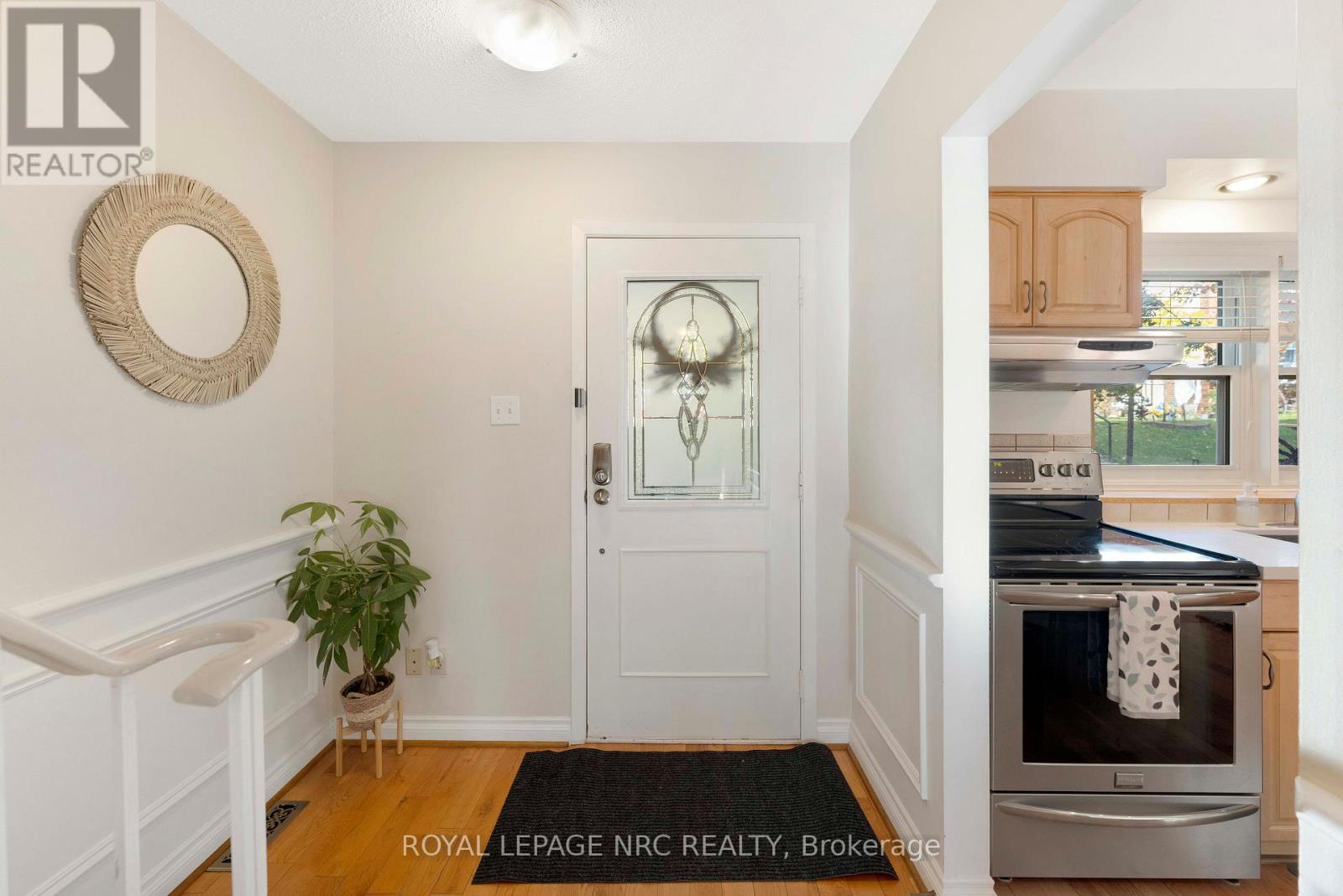 Unit - 4 - 2232 Upper Middle Road, Burlington, Ontario  L7P 2Z9 - Photo 4 - W12664468