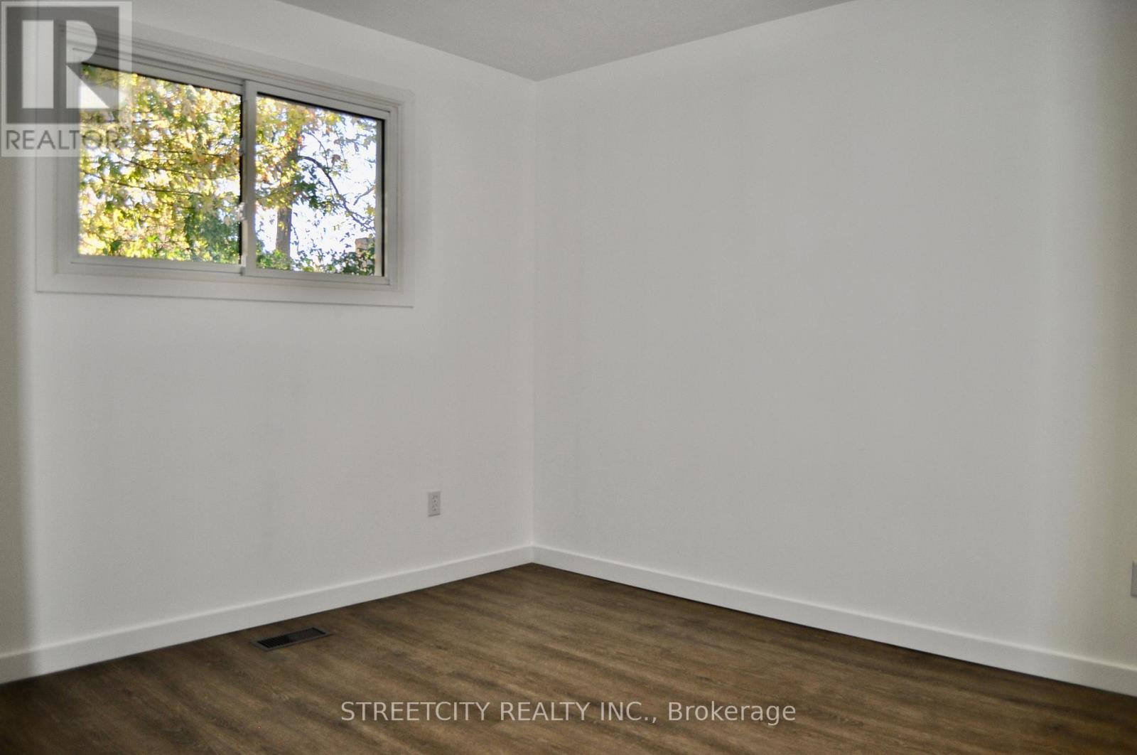 Photo 12 of 28 for 371 Speight Boulevard