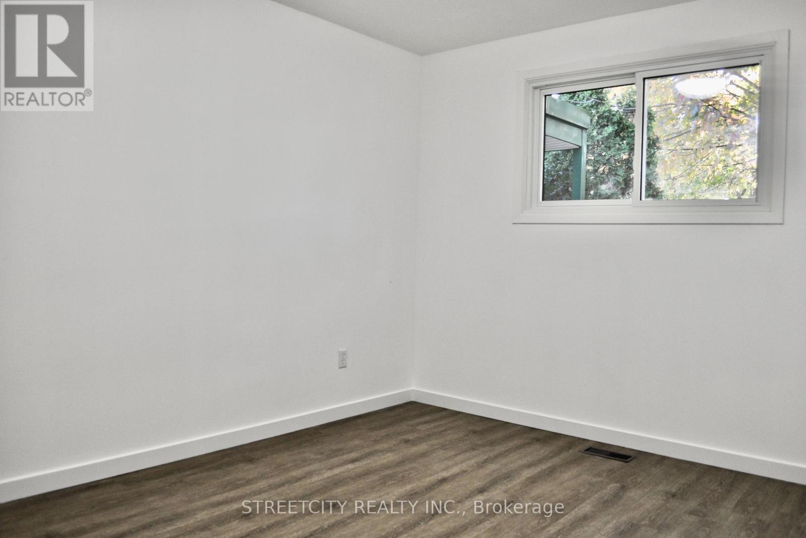 Photo 13 of 28 for 371 Speight Boulevard