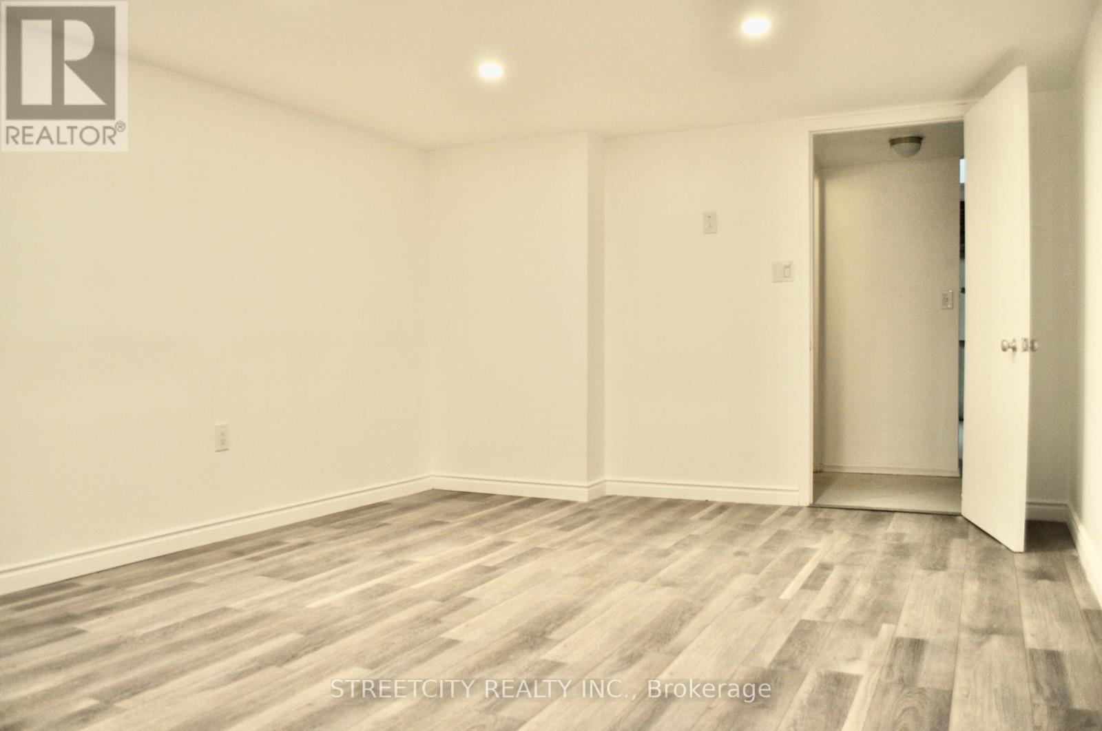 Photo 18 of 28 for 371 Speight Boulevard