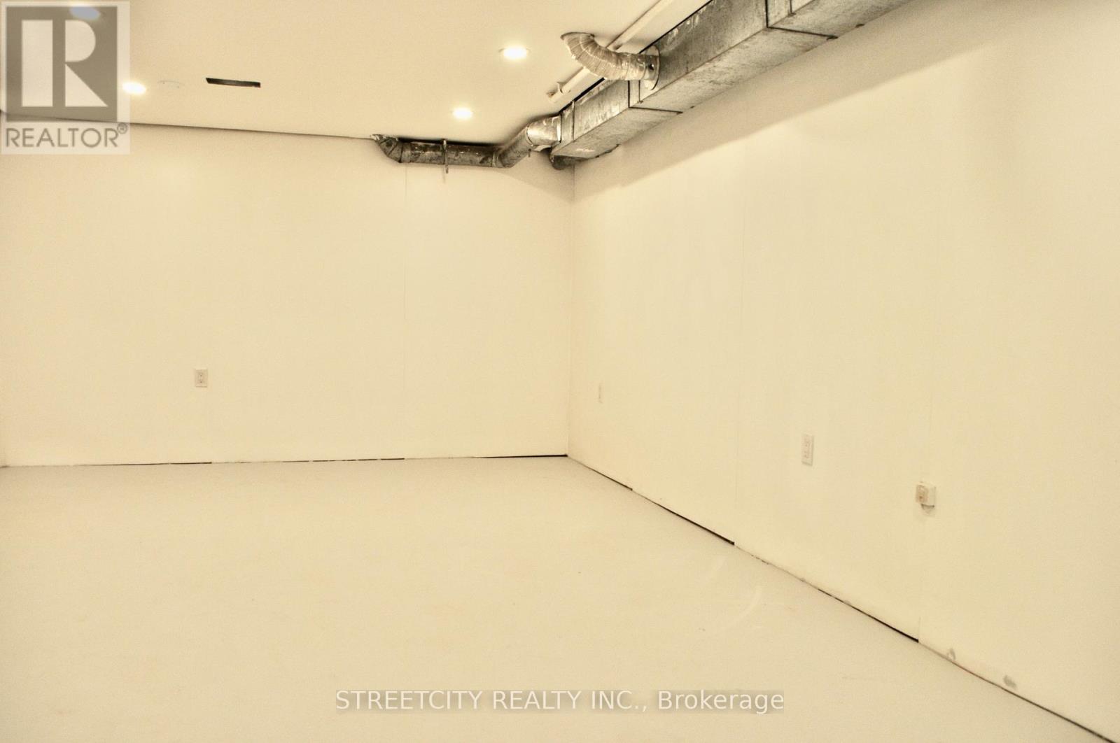 Photo 20 of 28 for 371 Speight Boulevard