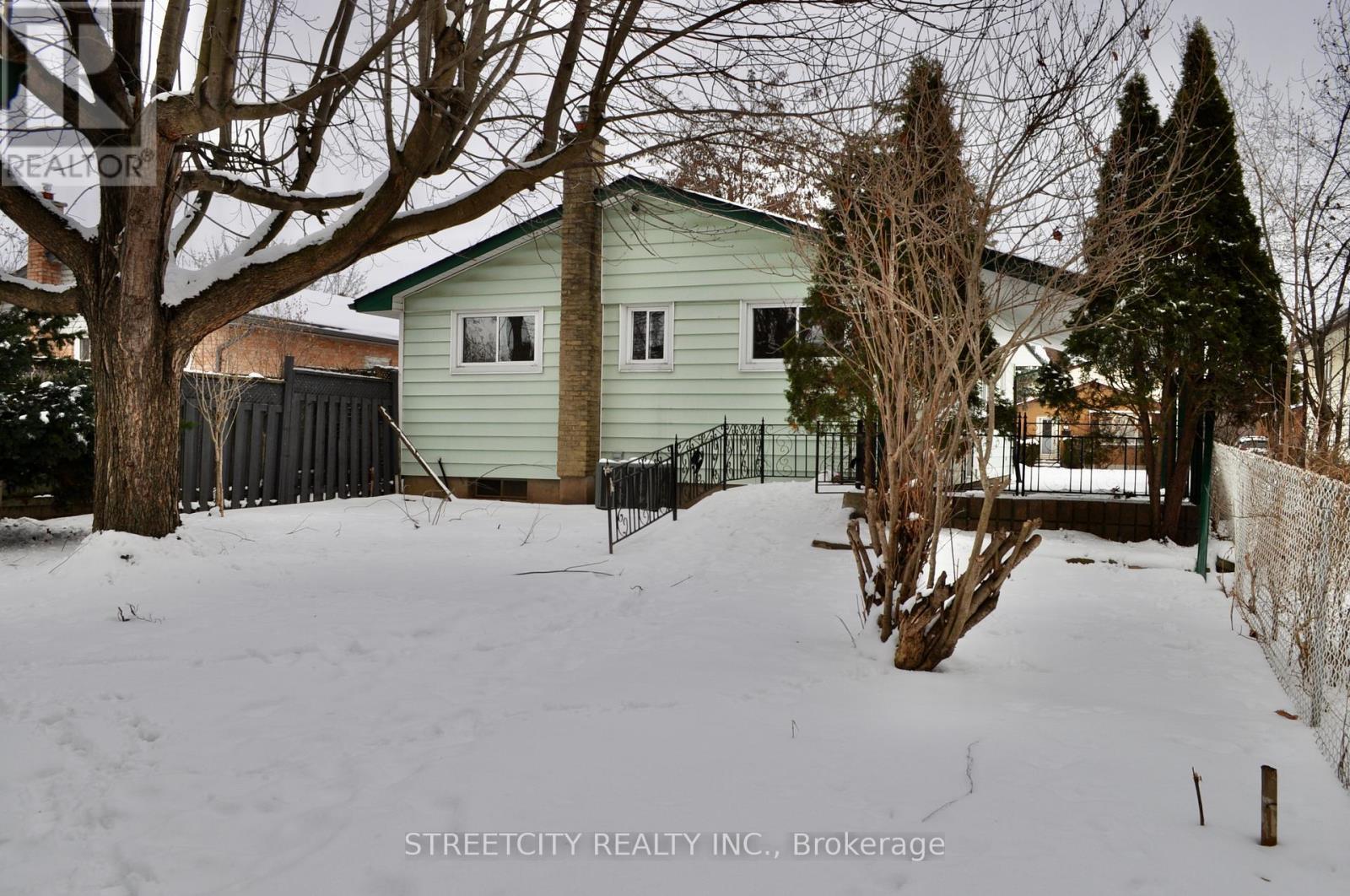 371 Speight Boulevard, London East, Ontario  N5V 3J8 - Photo 2 - X12485074