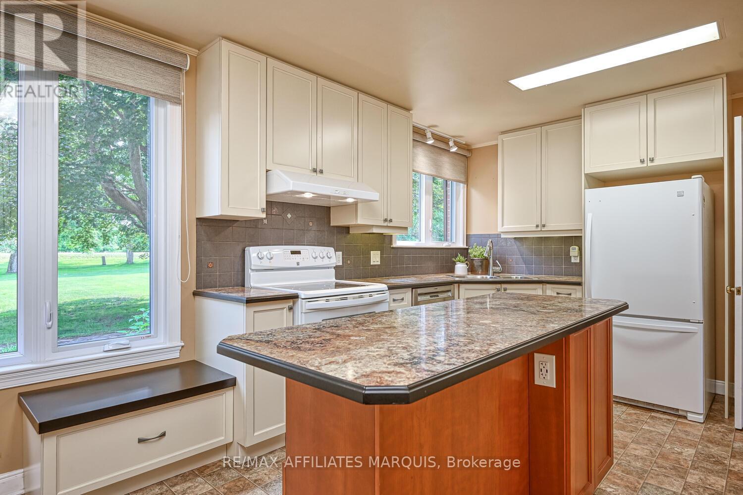 2995 43 Highway, Montague, Ontario  K7A 5B8 - Photo 16 - X12415087